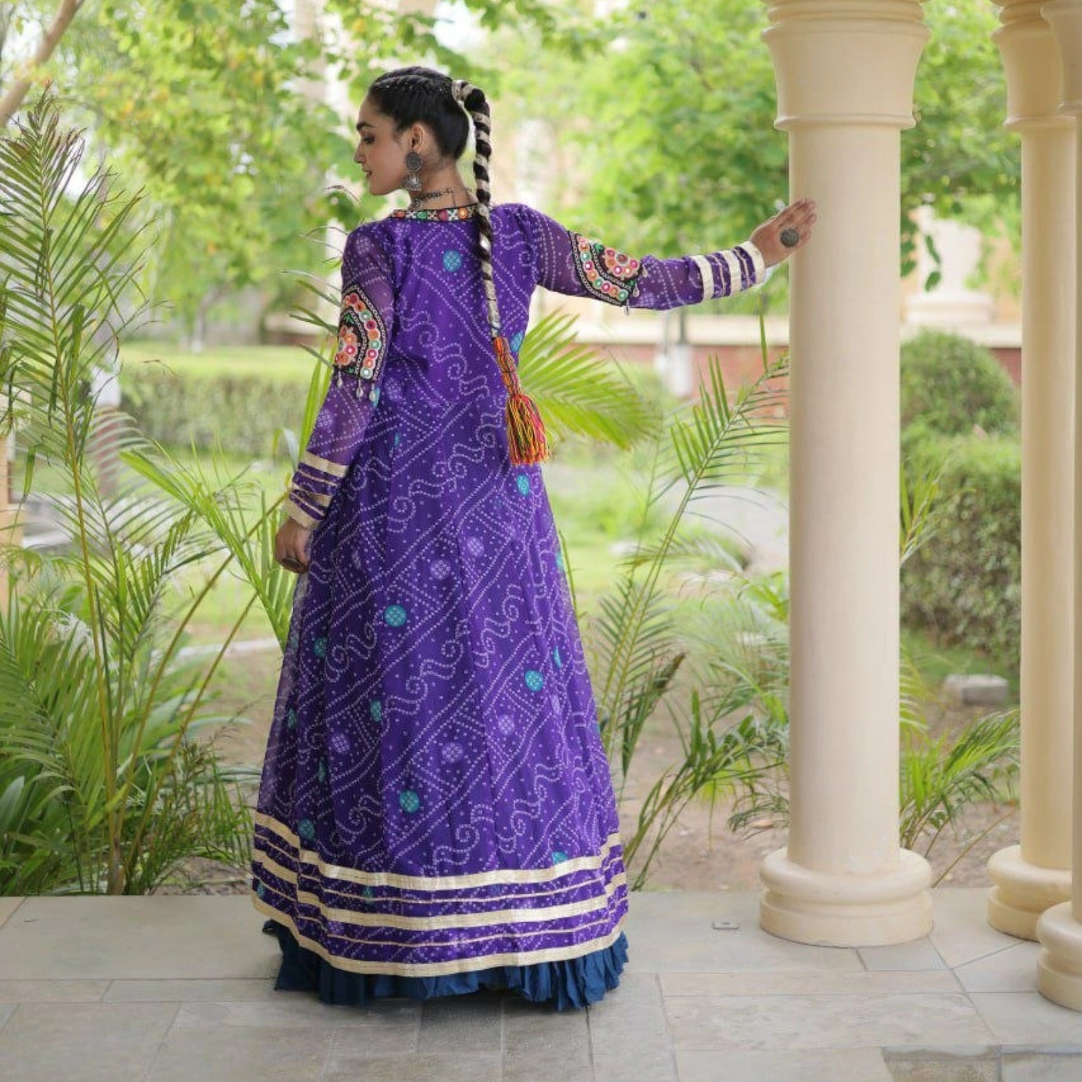 Rangrez Kutchi Bandhani Twirl Set