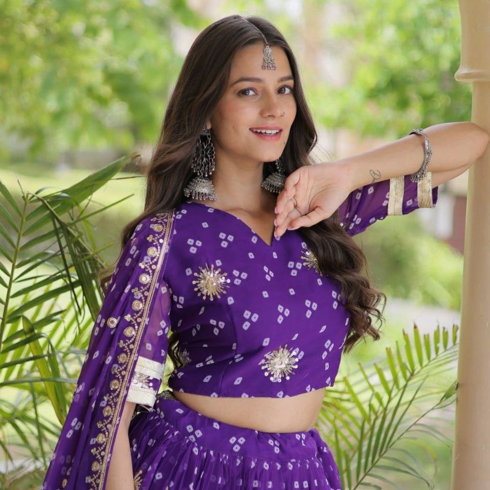 Riwaayat Bandhej Zari Lehenga Set