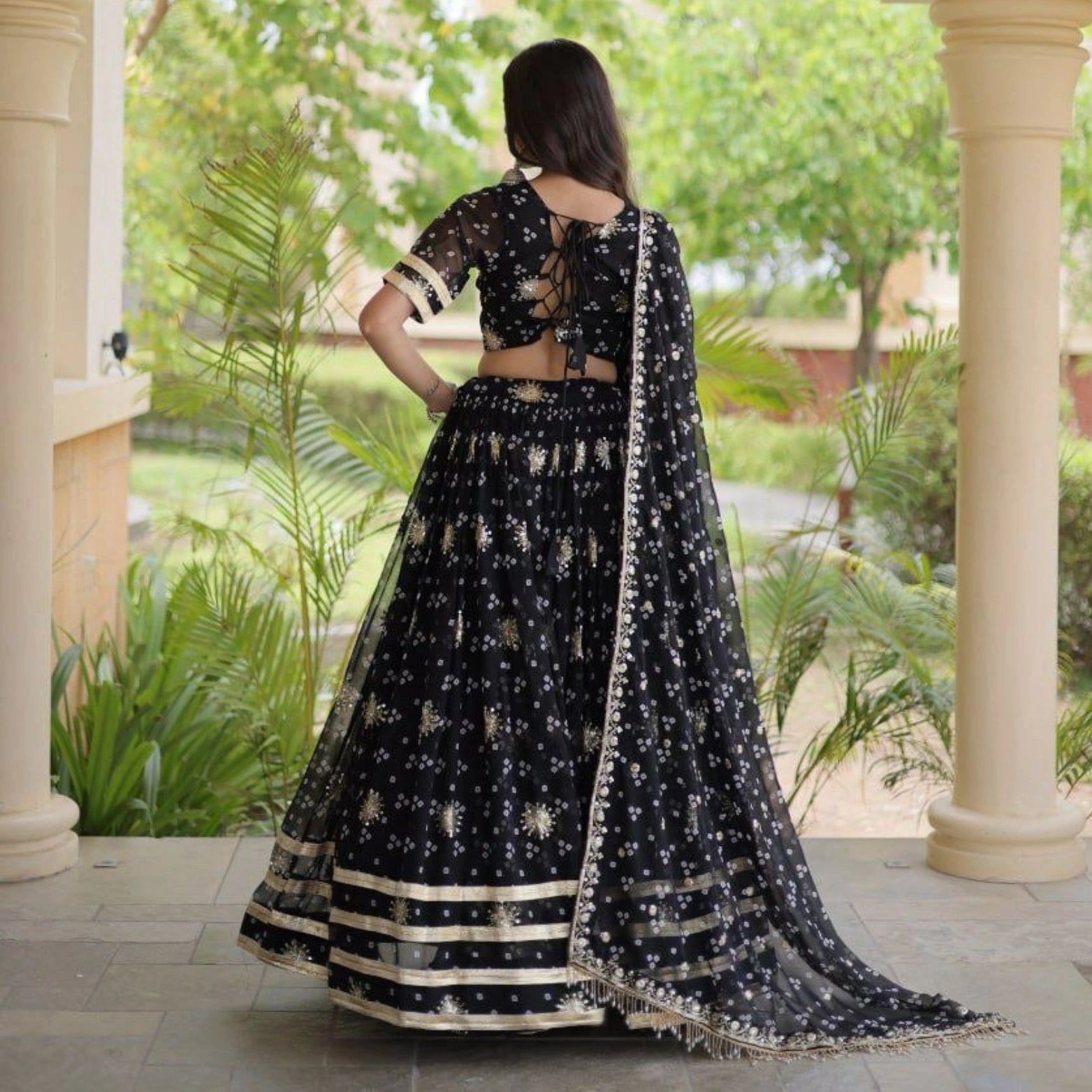 Riwaayat Bandhej Zari Lehenga Set
