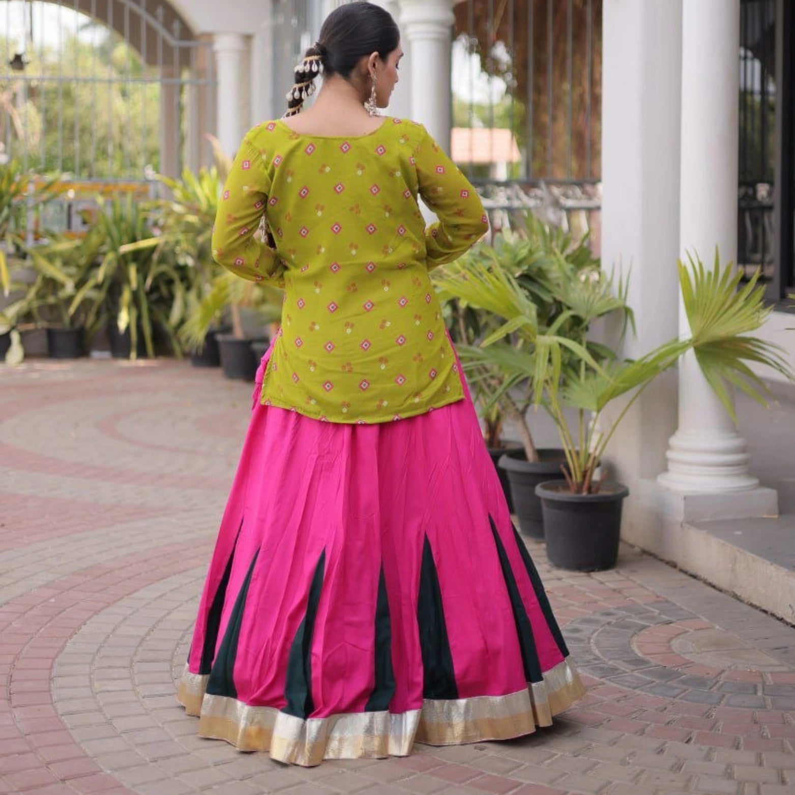 Riwaayat Kutchi Kali Lehenga Set