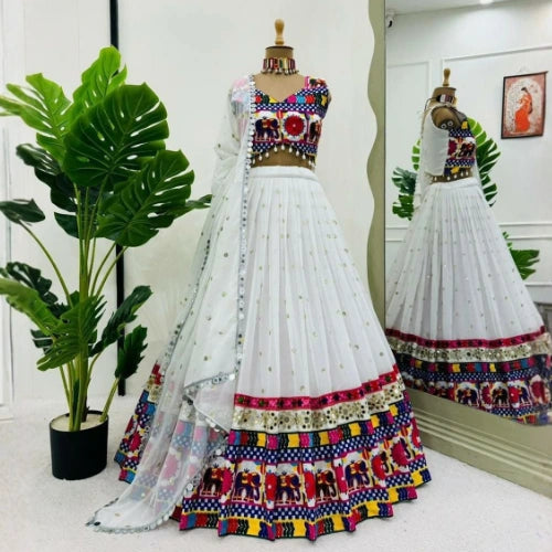 Riwaayat Mirrorwork Gamthi Lehenga Set