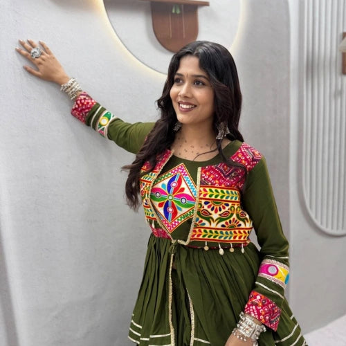 Aarohi Gamthi Mirrorwork 9-Metre Lehenga Set