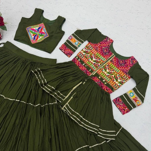 Aarohi Gamthi Mirrorwork 9-Metre Lehenga Set