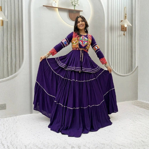 Aarohi Gamthi Mirrorwork 9-Metre Lehenga Set