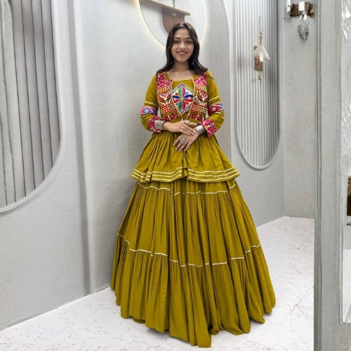 Aarohi Gamthi Mirrorwork 9-Metre Lehenga Set