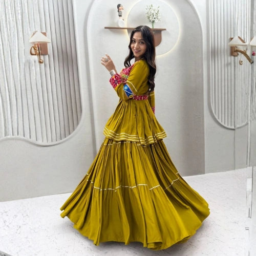 Aarohi Gamthi Mirrorwork 9-Metre Lehenga Set