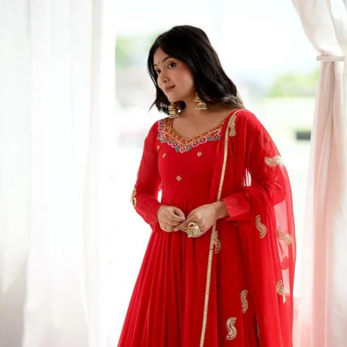 Aaradhya Royal Swirl Gown Set