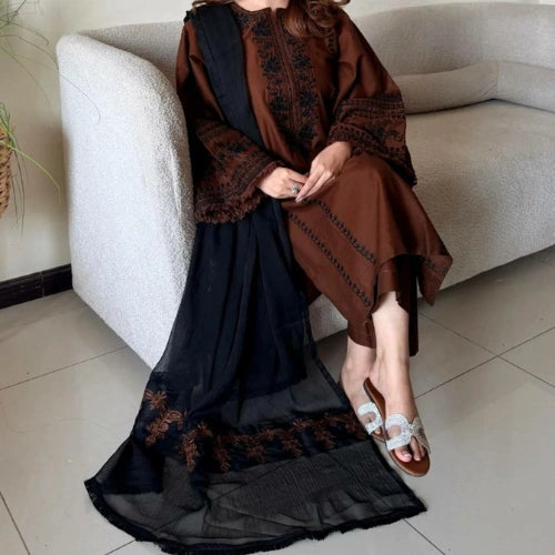 Aafiya Roman Silk Embroidered Set