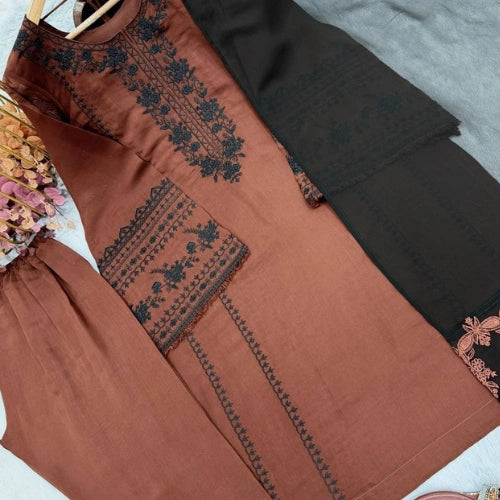 Aafiya Roman Silk Embroidered Set