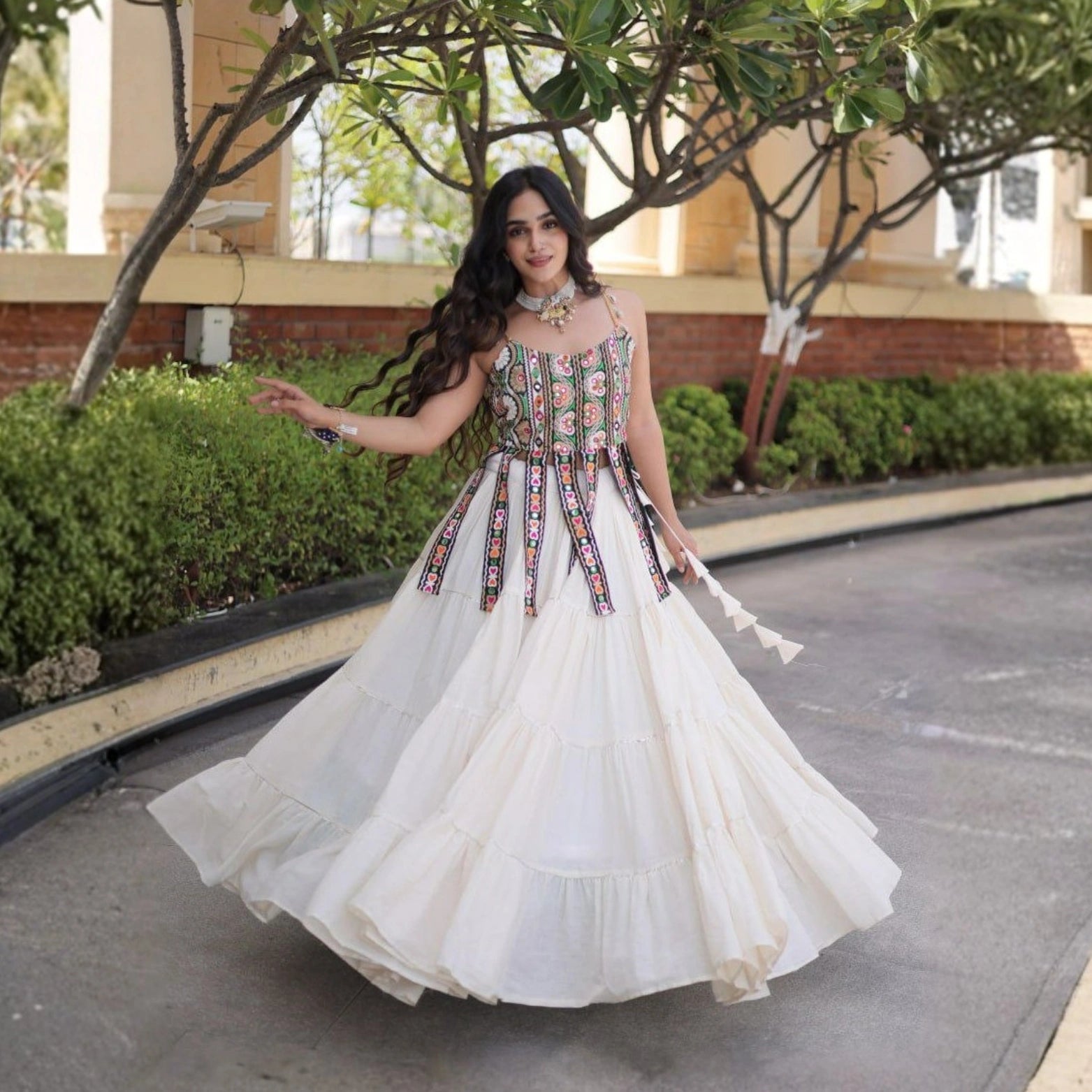 Gulnaar Kutchi Kora Leheng