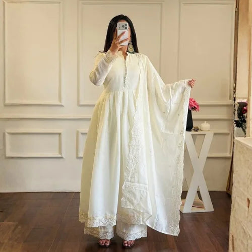 Embroidered Roman Silk Gown Set