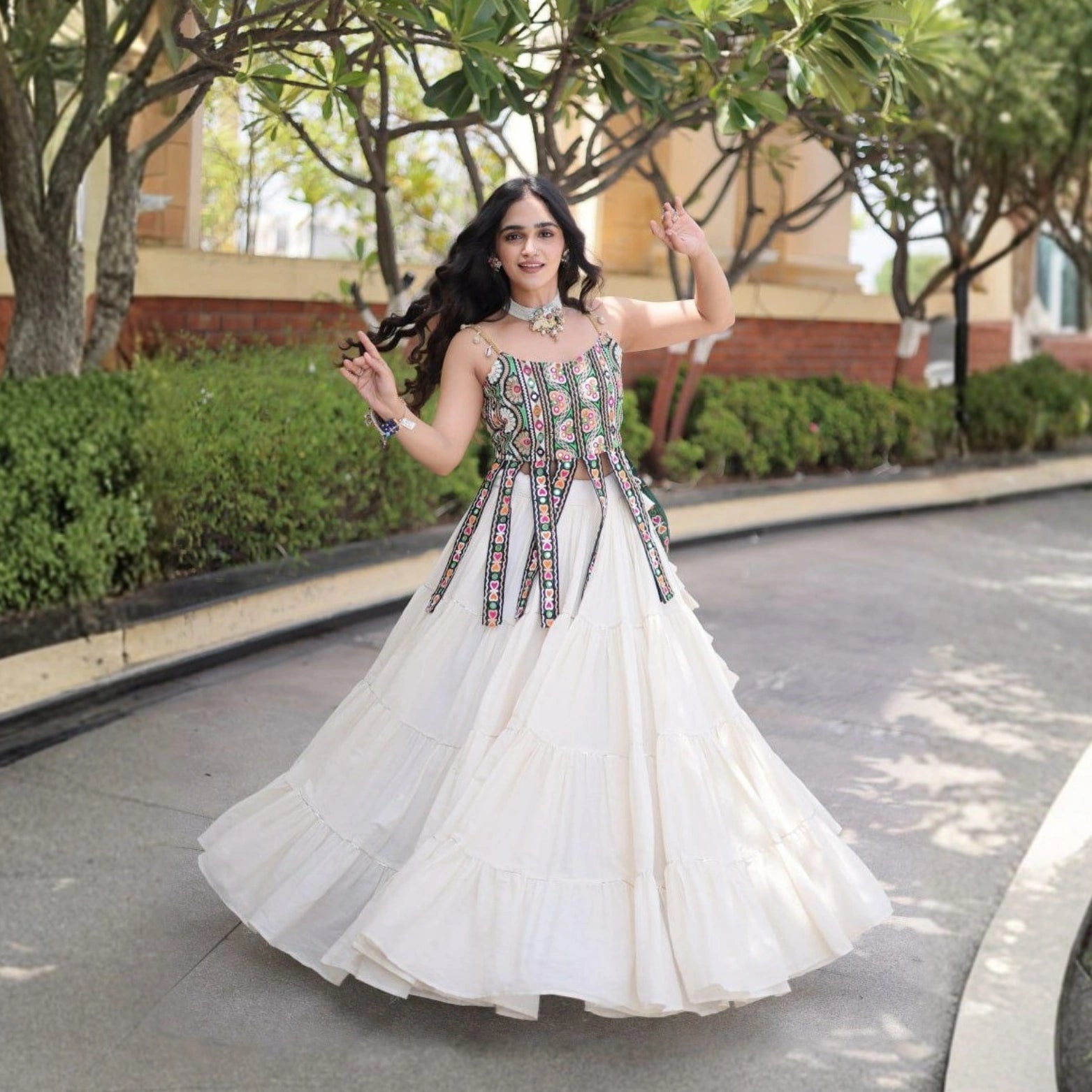 Gulnaar Kutchi Kora Leheng