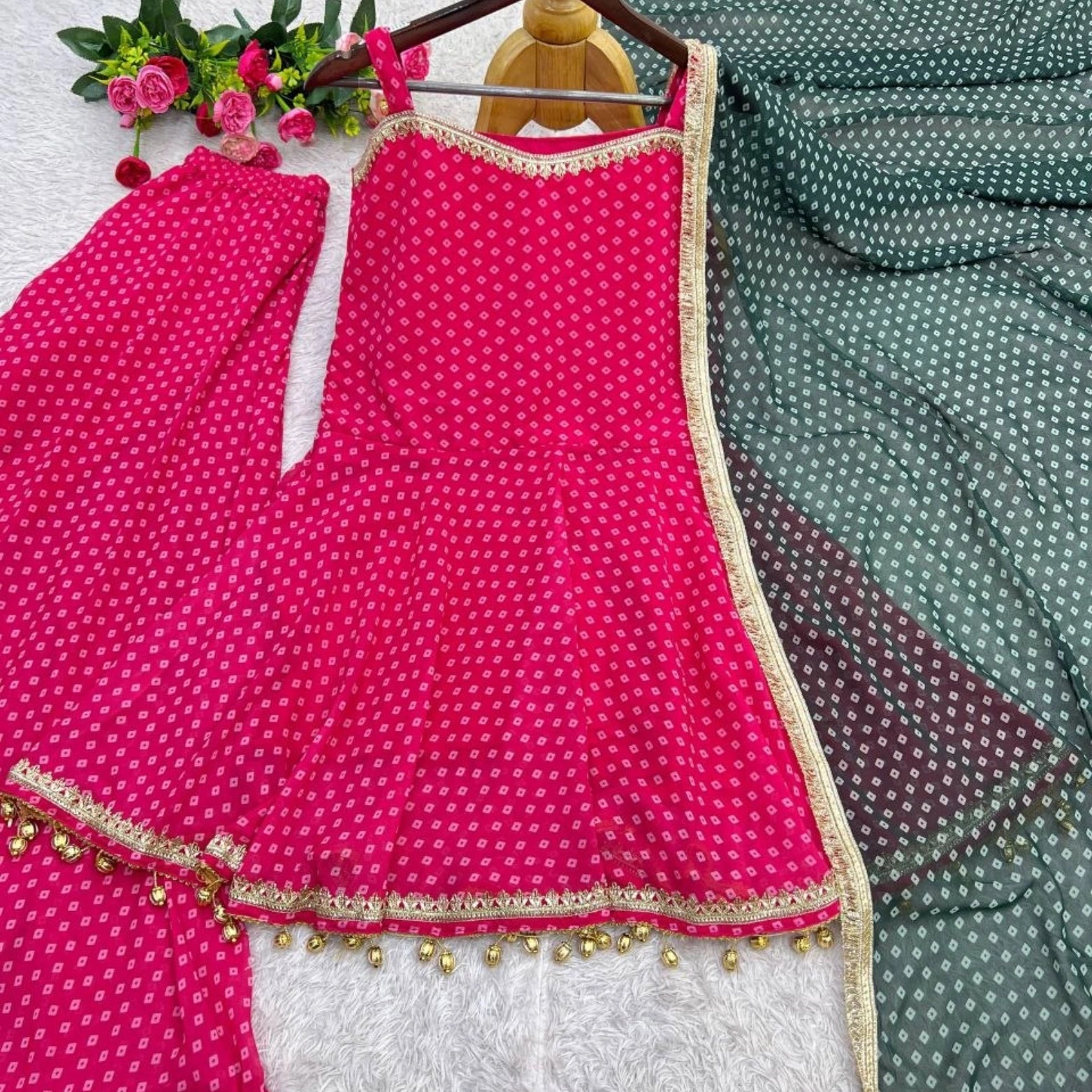 Gulabo Bandhej Kediya Set