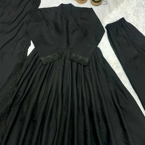 Embroidered Roman Silk Gown Set