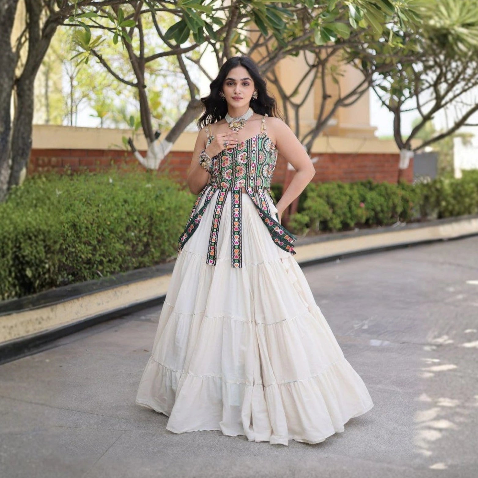 Gulnaar Kutchi Kora Leheng