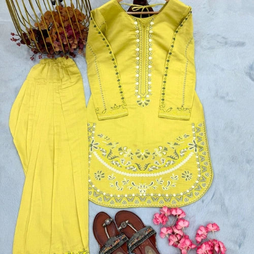 Zoya Embroidered Roman Silk Farshi Set