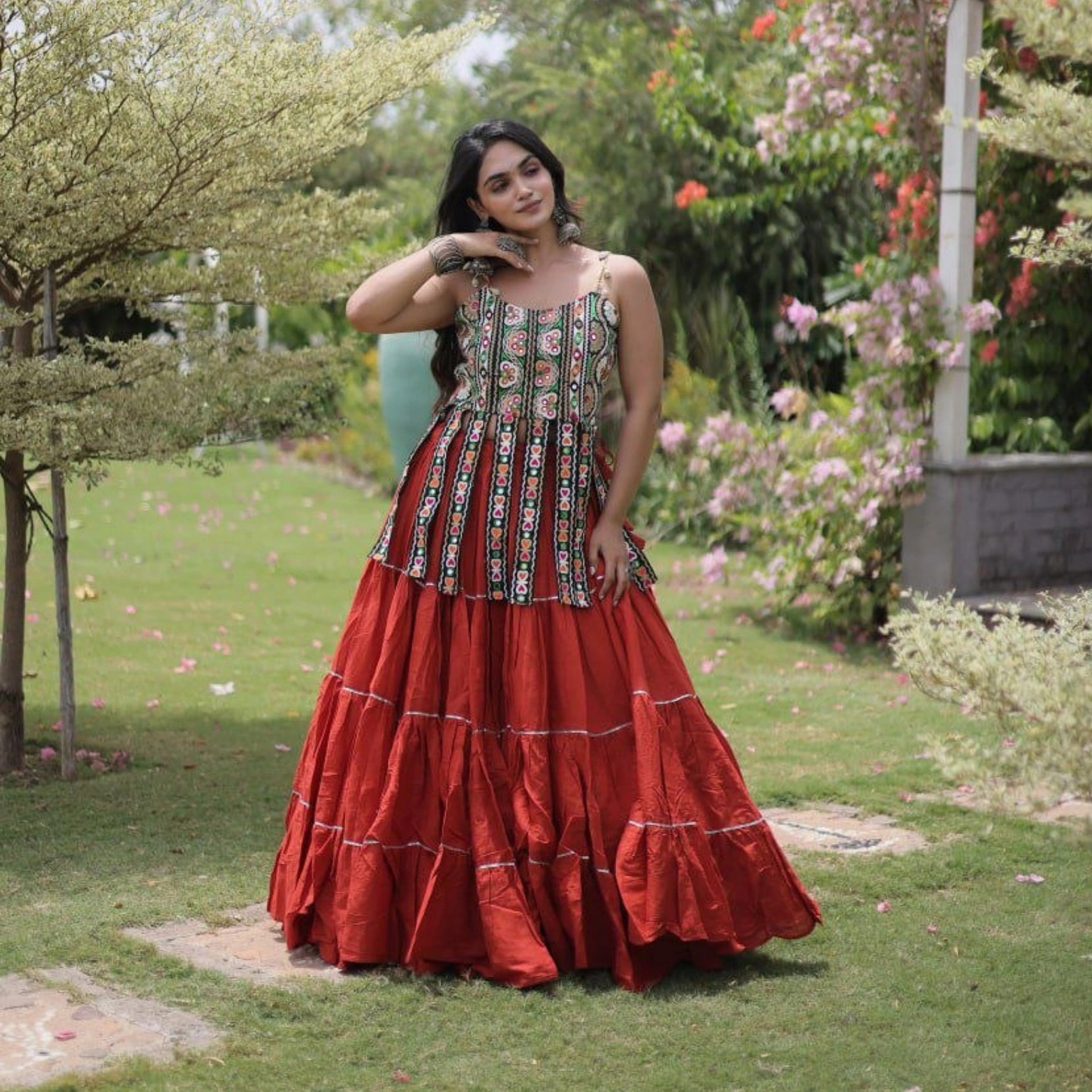 Gulnaar Kutchi Kora Leheng