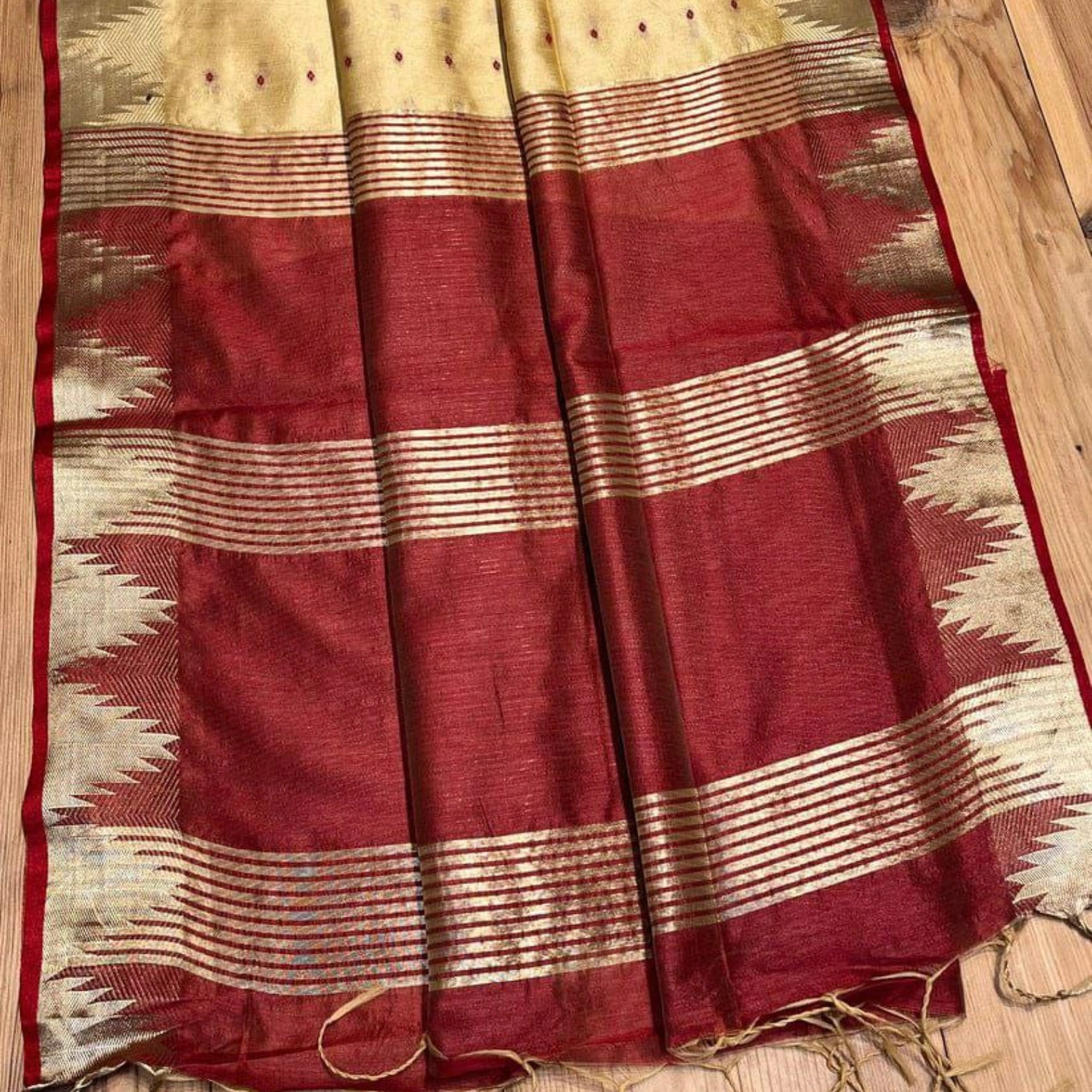 Bandhani Butti Silk Feel Saree