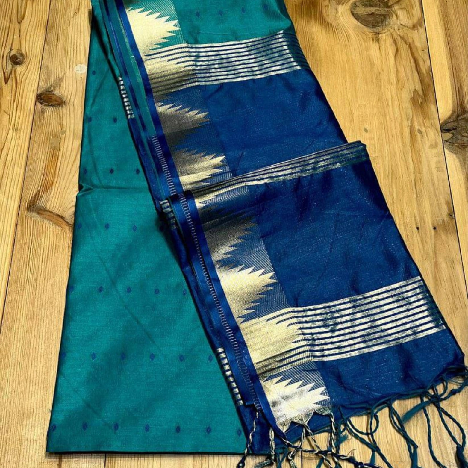 Bandhani Butti Silk Feel Saree
