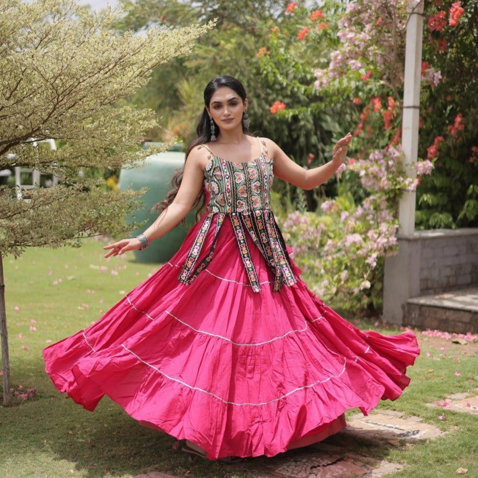 Gulnaar Kutchi Kora Leheng