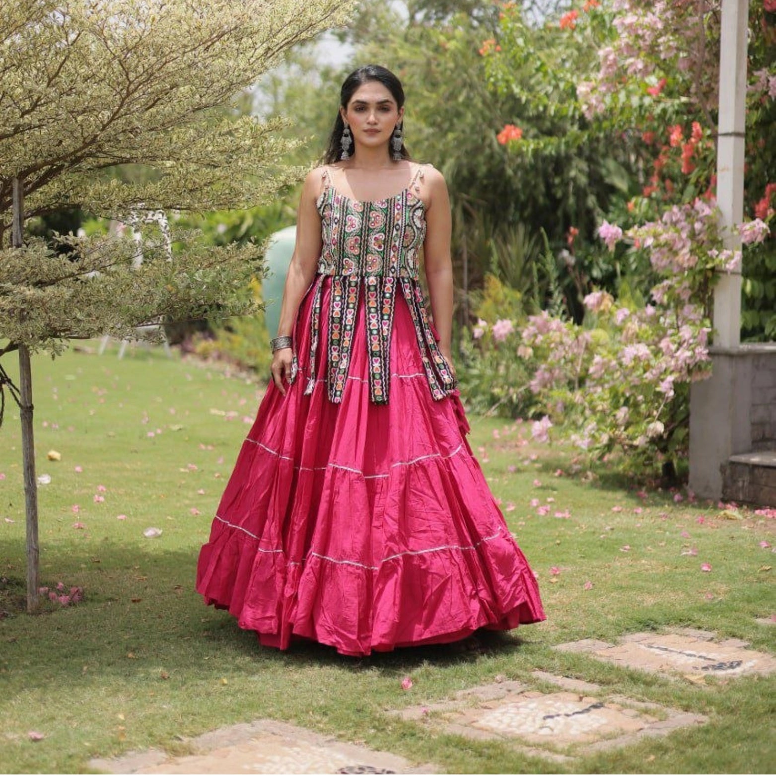 Gulnaar Kutchi Kora Leheng