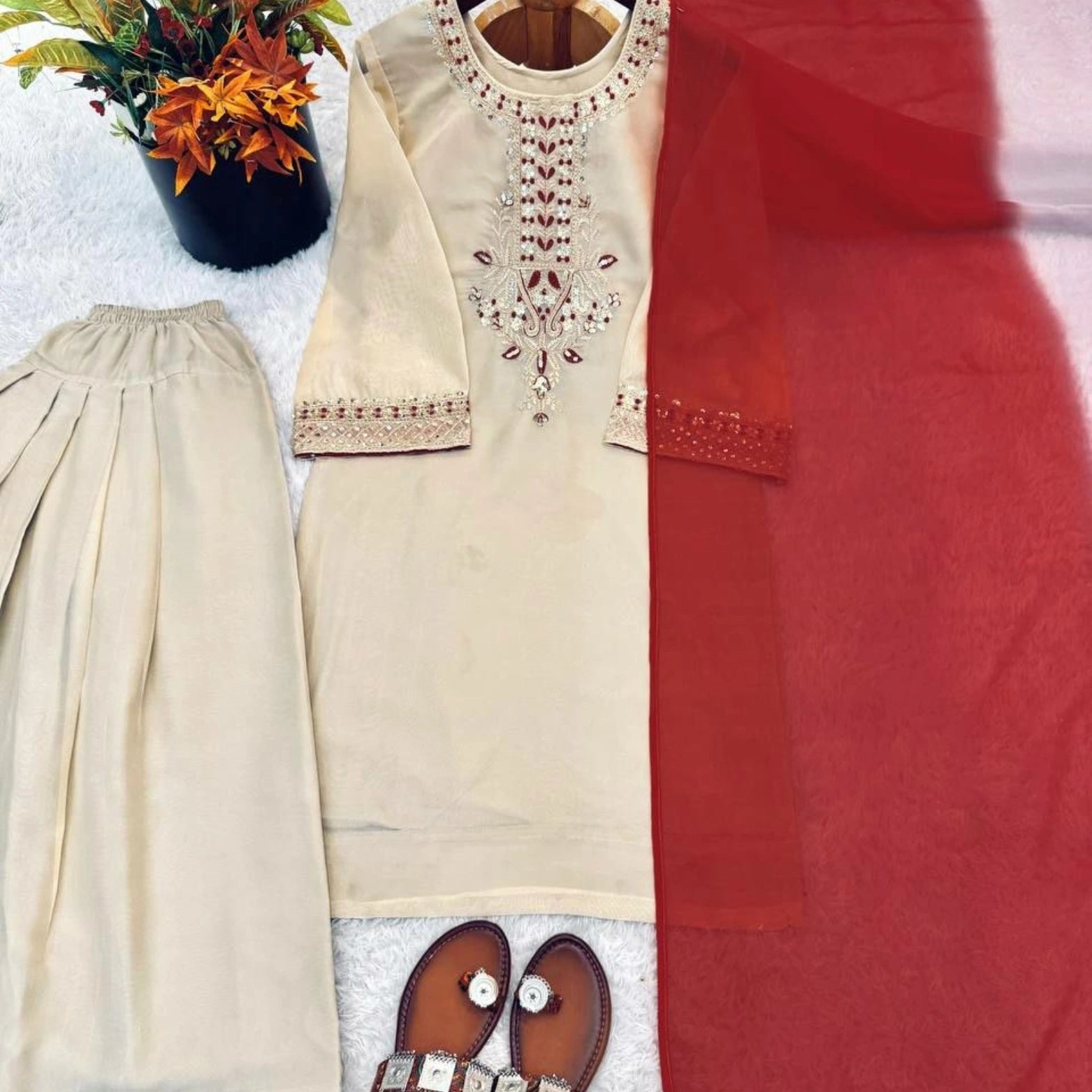 Noor-e-Meher Farshi Suit Set