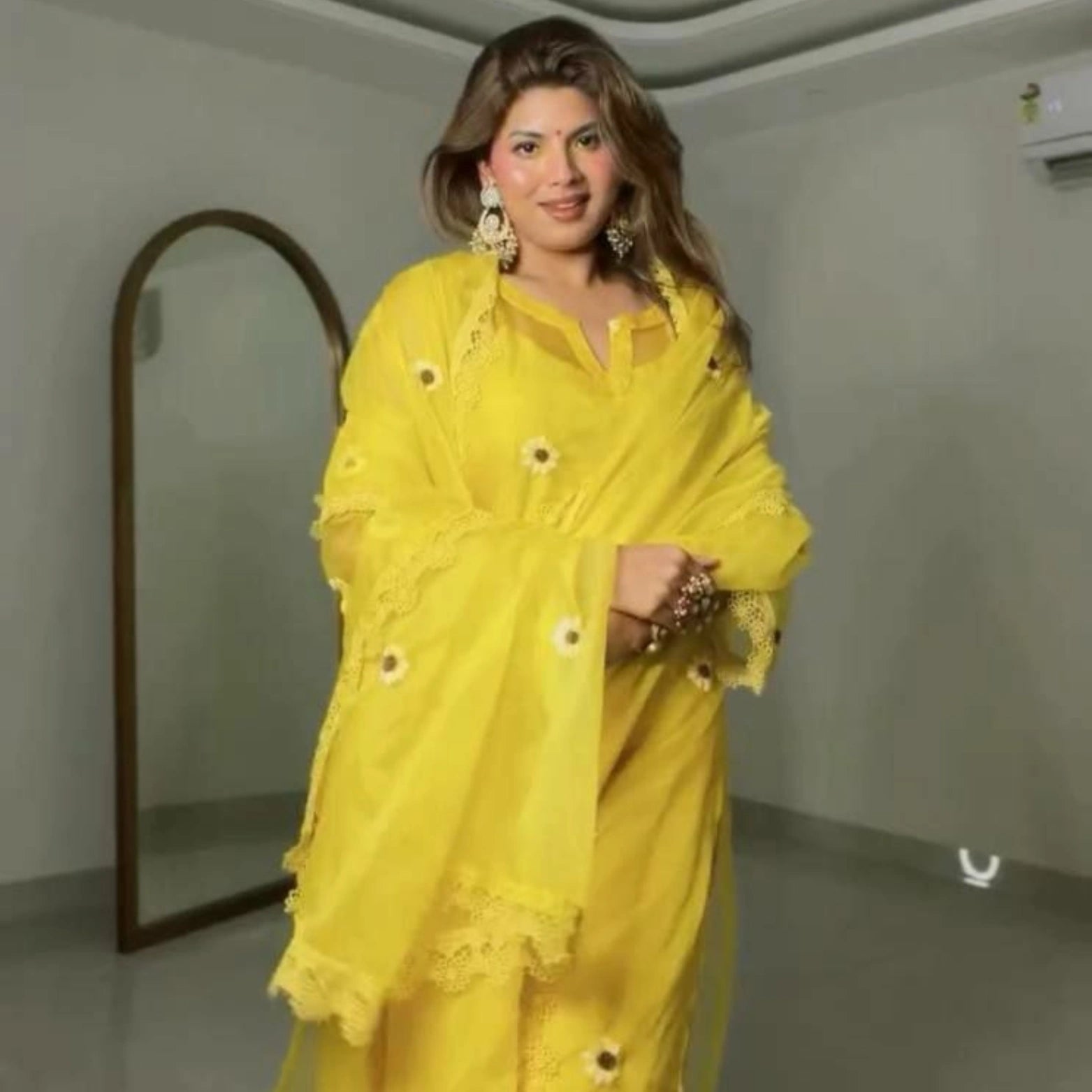 Aarohi Organza Threadwork 4-Piece Set