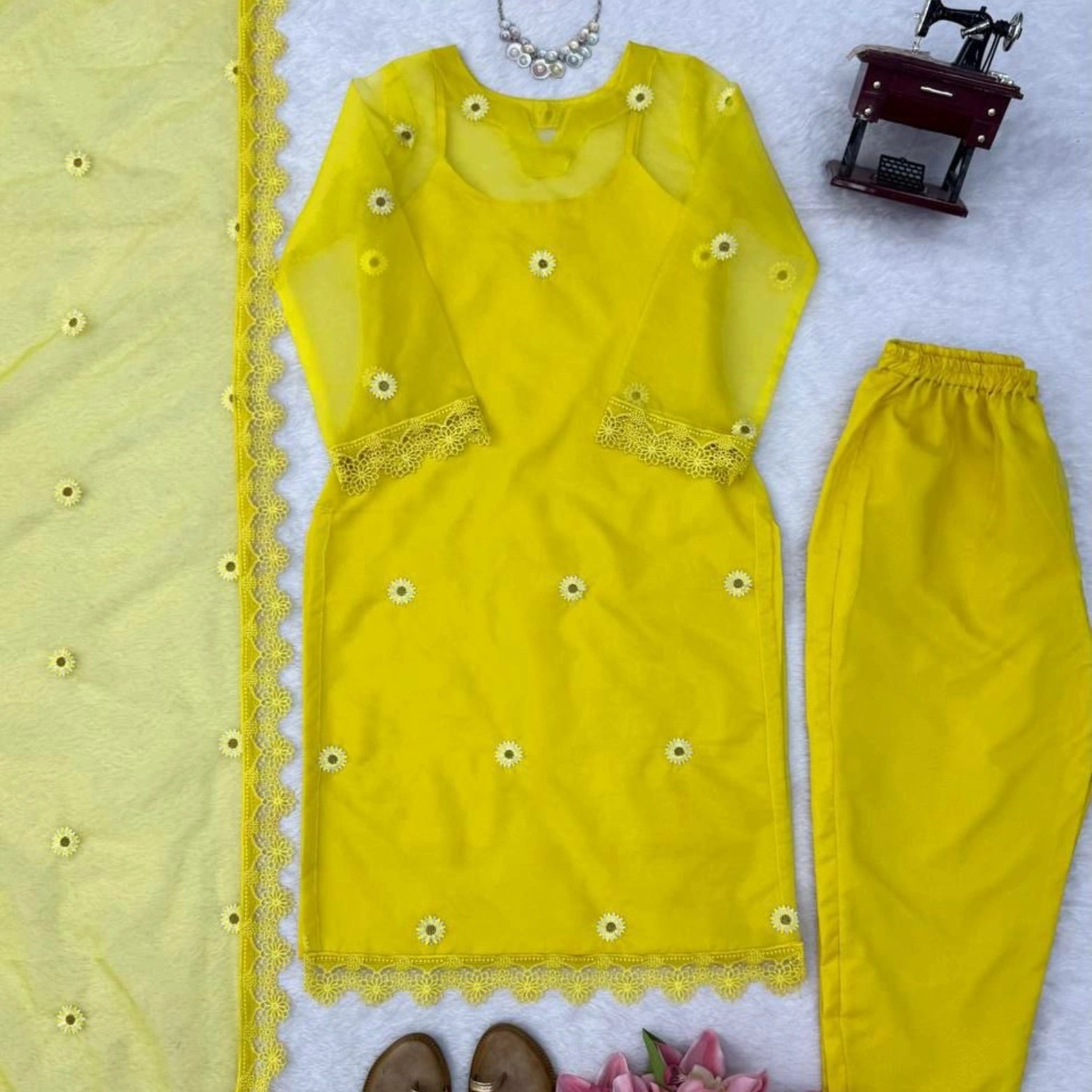 Aarohi Organza Threadwork 4-Piece Set