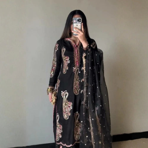 Aanya Chinnon Plazzo Suit