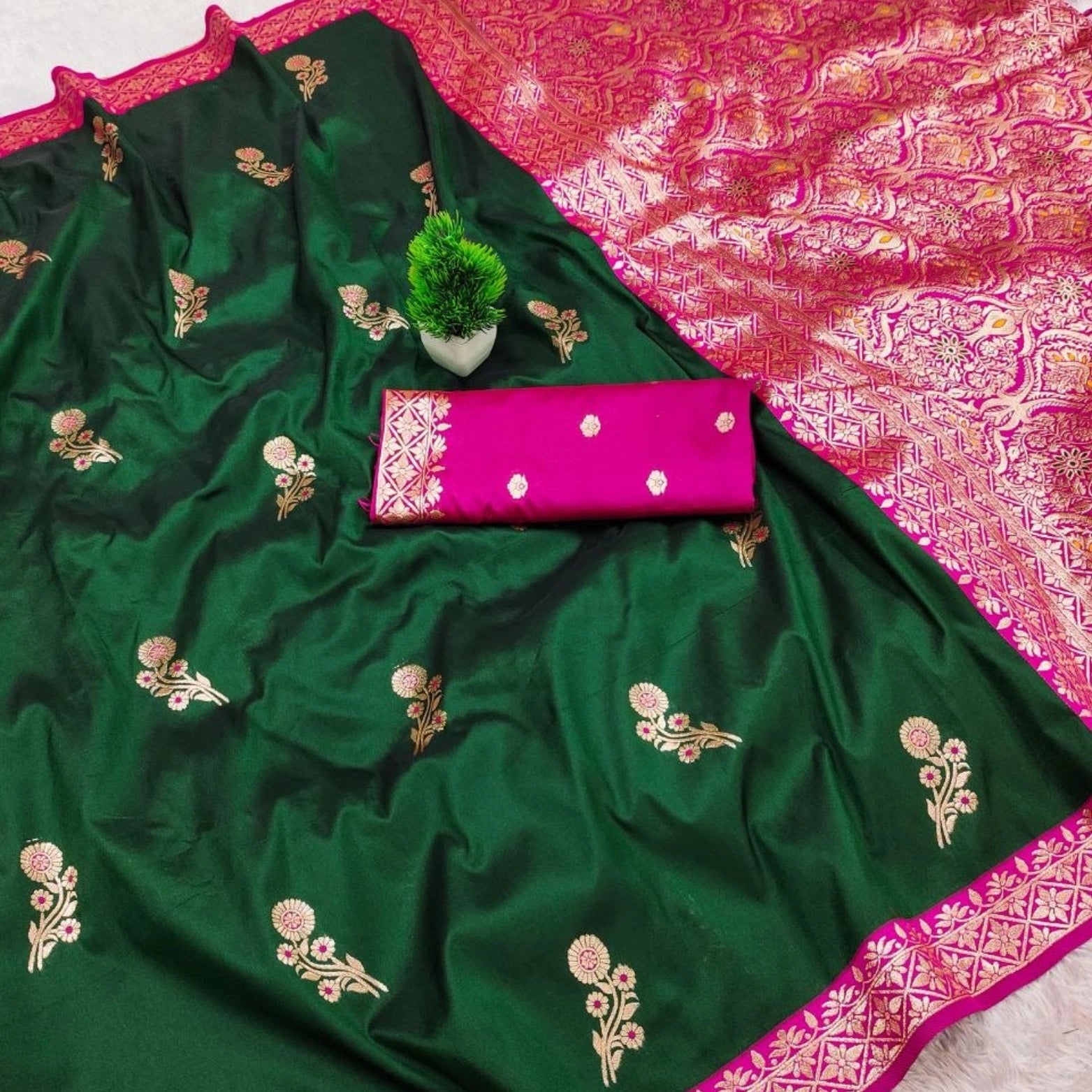 Dolly Soft Banarasi Silk Saree with Rich Contrast Pallu