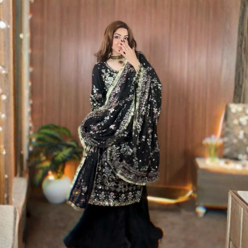 Raaniya Mirror Drape Set
