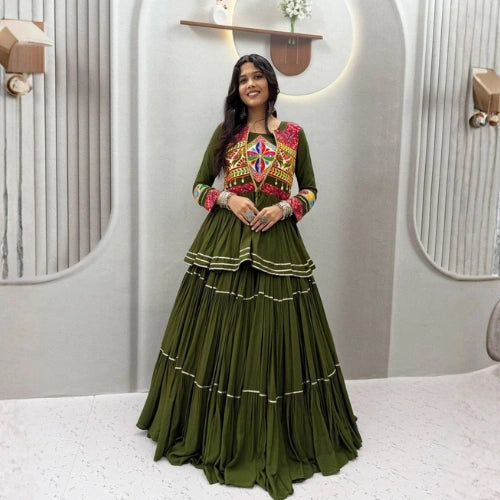 Aarohi Gamthi Mirrorwork 9-Metre Lehenga Set