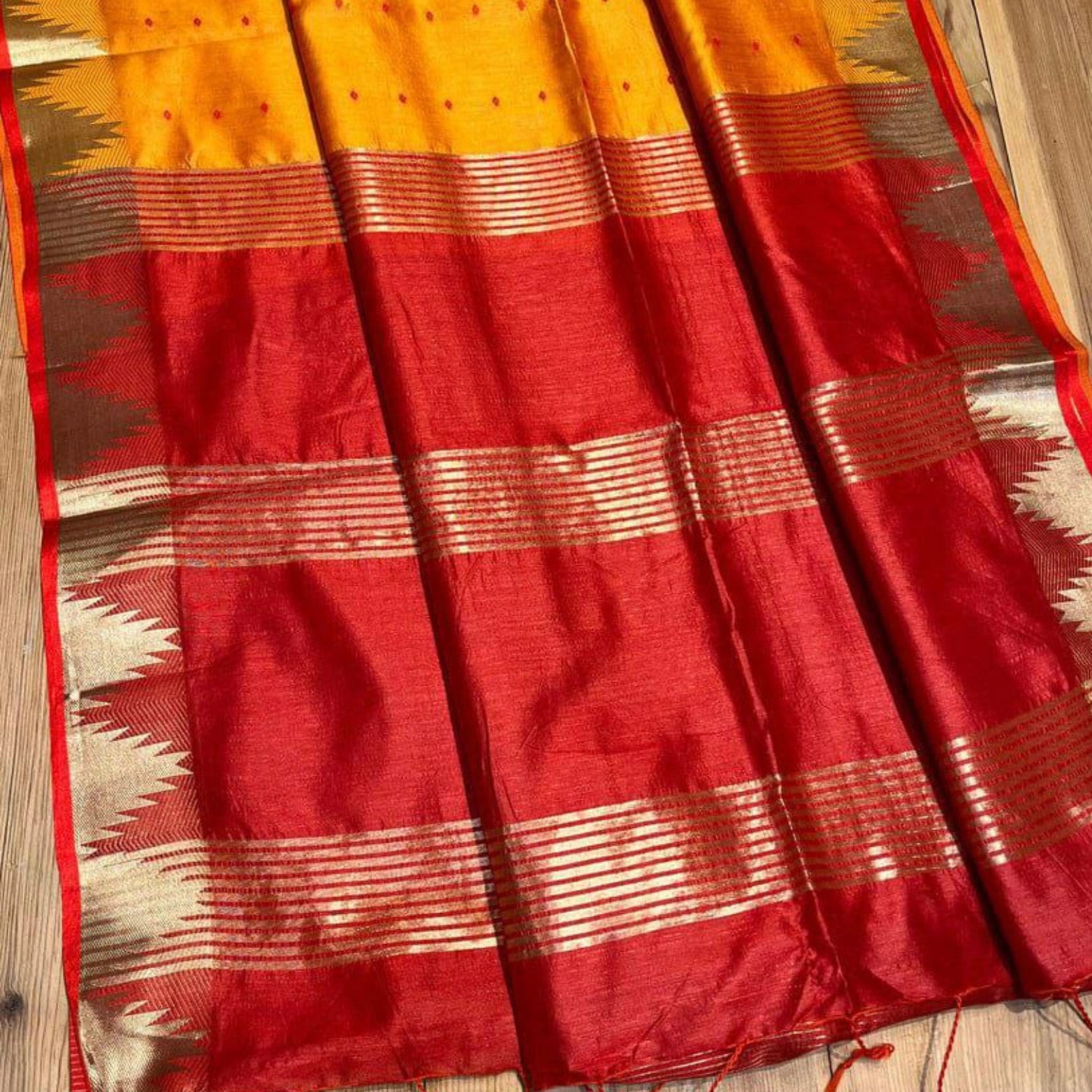 Bandhani Butti Silk Feel Saree